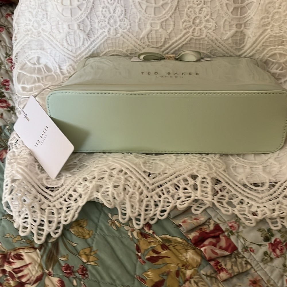 TED BAKER LARGE COSMETIC BAG - Picture 2 of 7